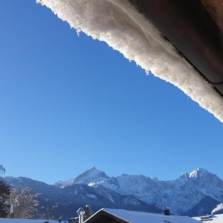 Bunter Hirsch Ferienwohnung Im Garmischer Zentrum Екстер'єр фото