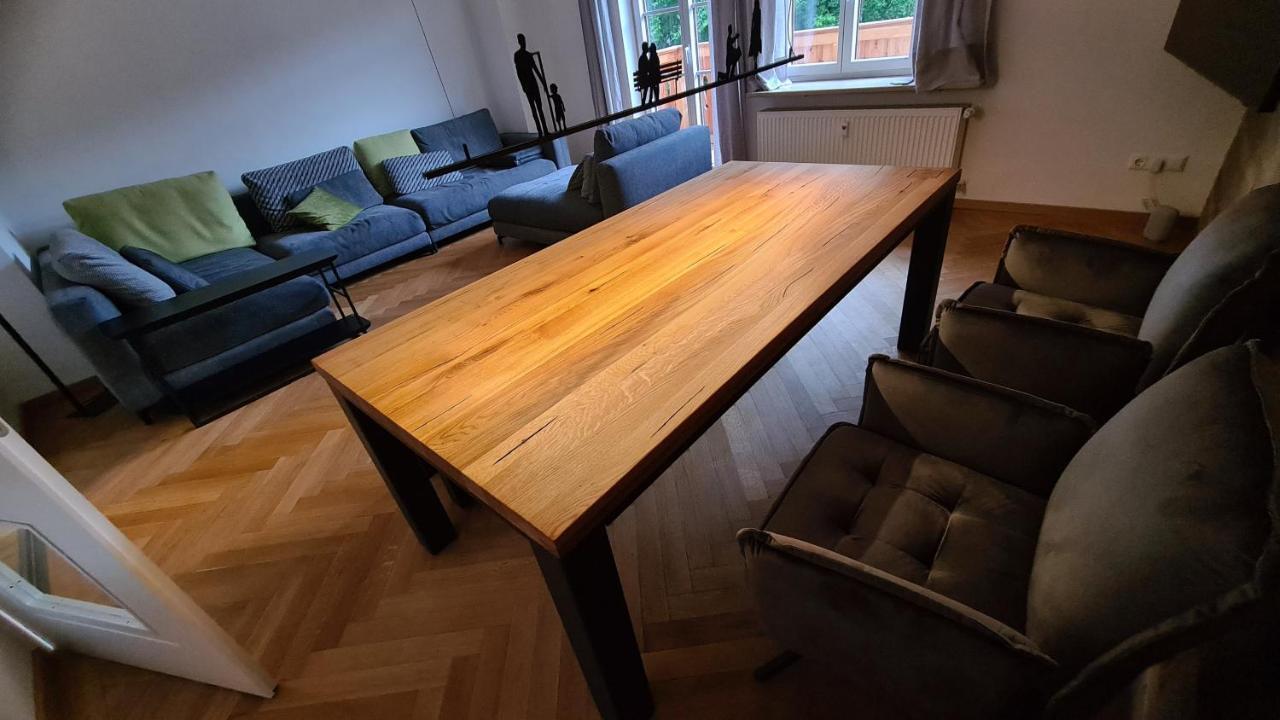 Bunter Hirsch Ferienwohnung Im Garmischer Zentrum Екстер'єр фото