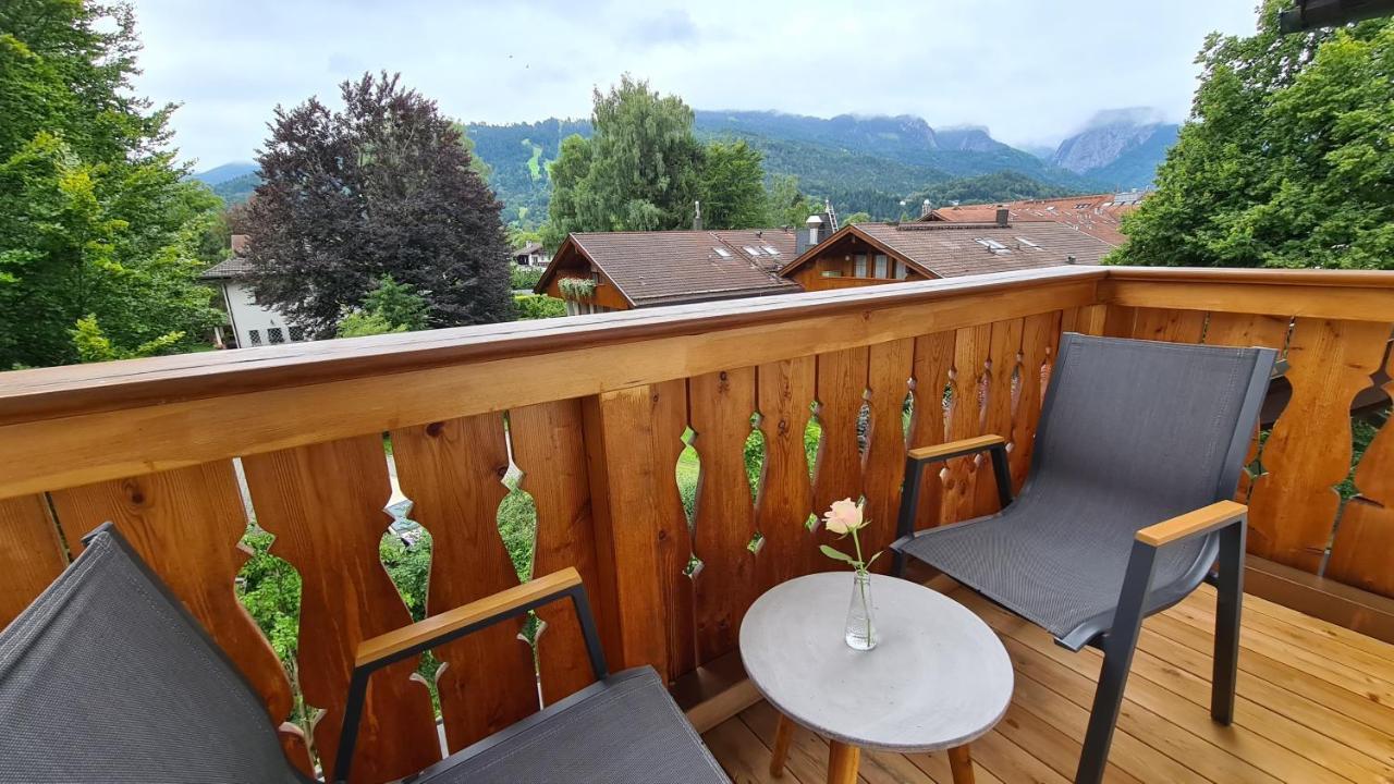Bunter Hirsch Ferienwohnung Im Garmischer Zentrum Екстер'єр фото