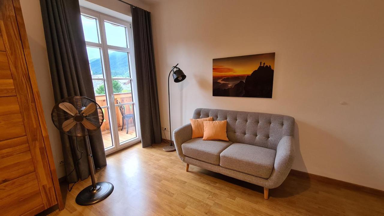 Bunter Hirsch Ferienwohnung Im Garmischer Zentrum Екстер'єр фото