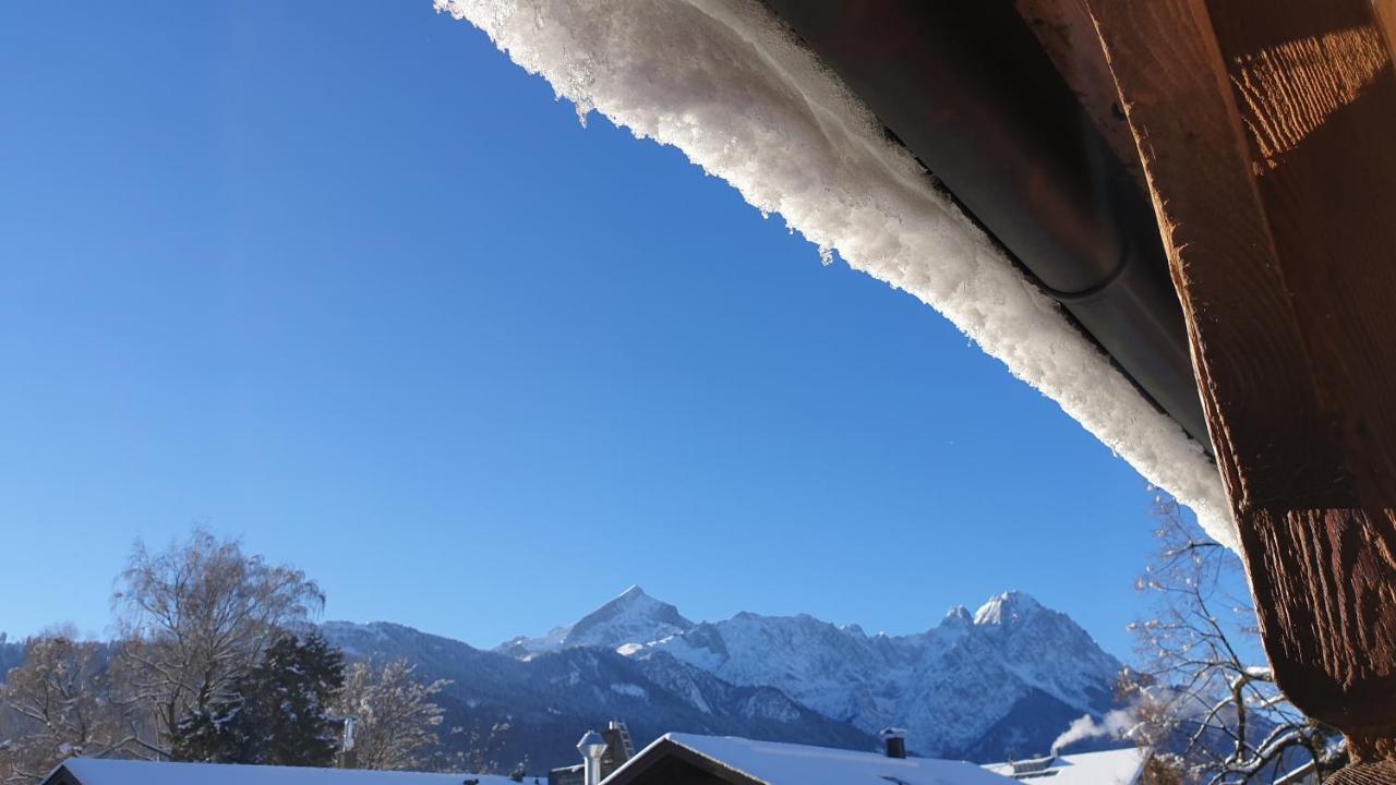 Bunter Hirsch Ferienwohnung Im Garmischer Zentrum Екстер'єр фото